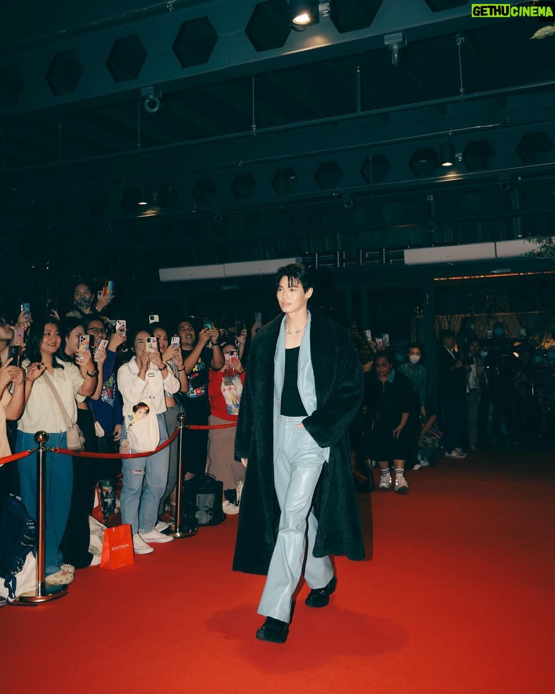 Metawin Opas-iamkajorn Instagram - Long journey Emsphere at EM District