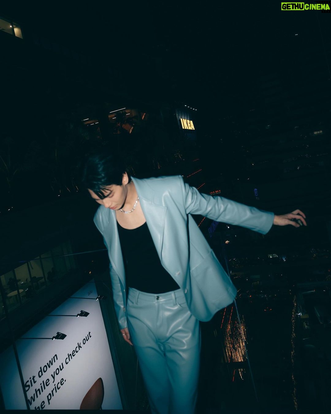 Metawin Opas-iamkajorn Instagram - Long journey Emsphere at EM District