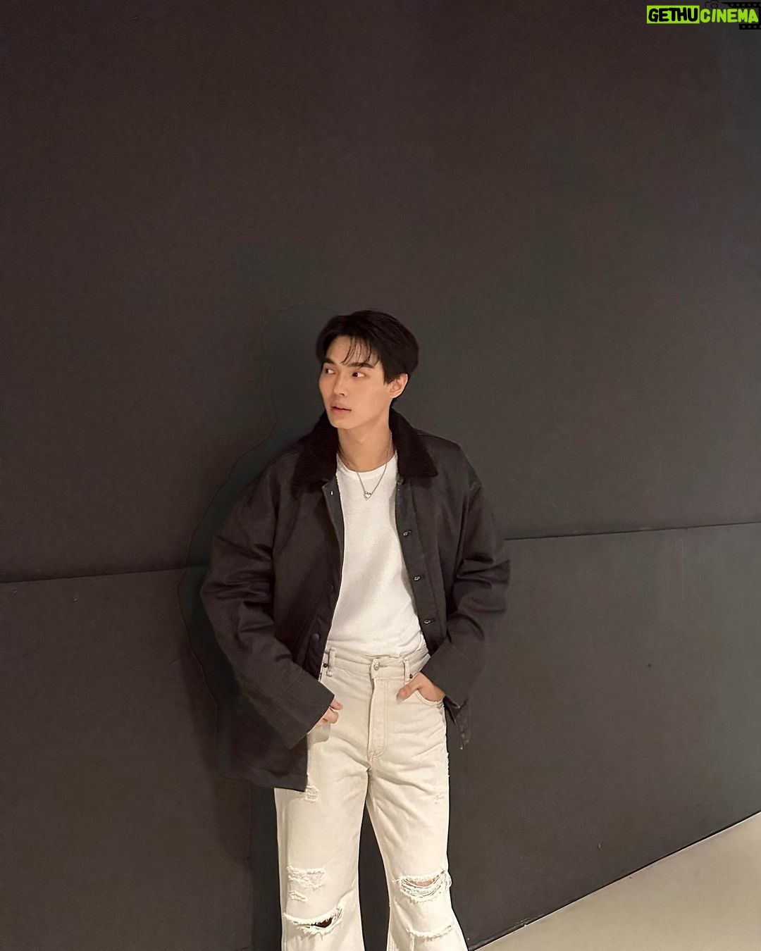 Metawin Opas-iamkajorn Instagram - 🖤