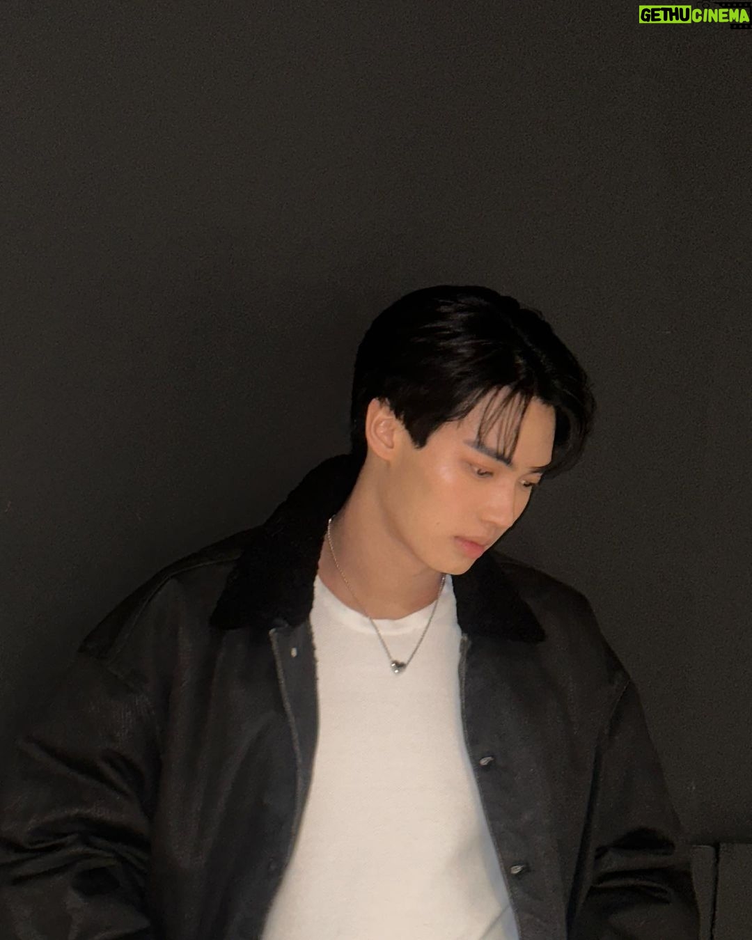 Metawin Opas-iamkajorn Instagram - 🖤