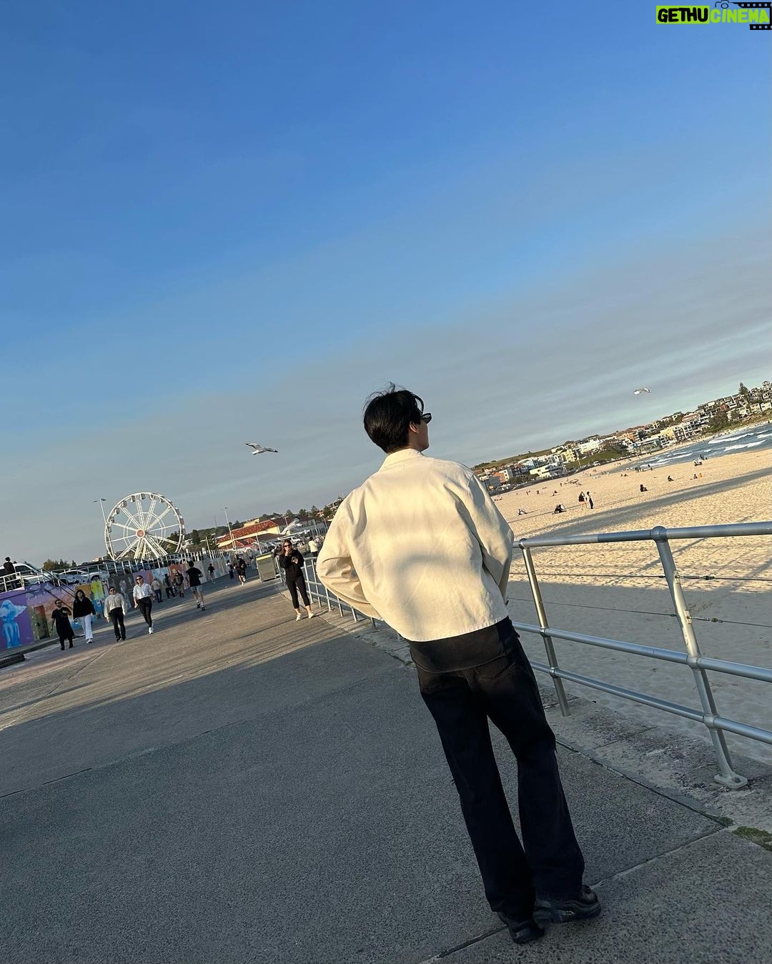 Metawin Opas-iamkajorn Instagram - Chillin Bondi Beach