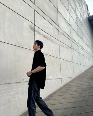 Metawin Opas-iamkajorn Instagram - All black