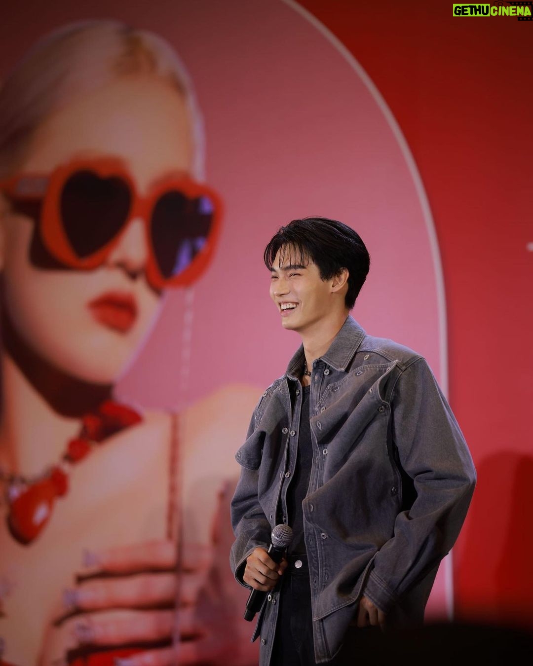 Metawin Opas-iamkajorn Instagram -