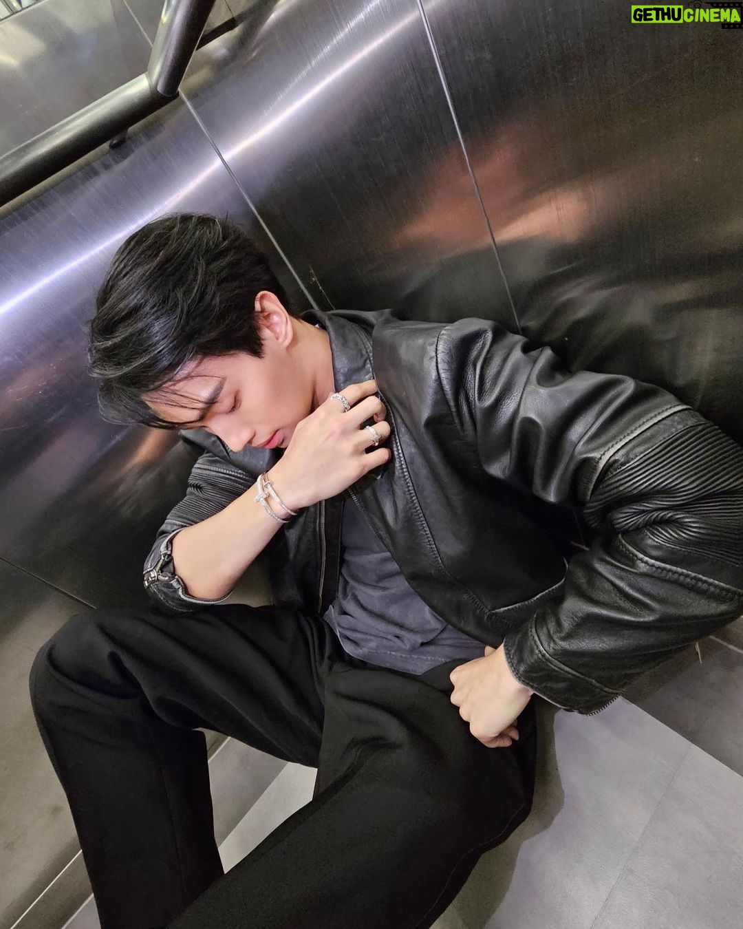 Metawin Opas-iamkajorn Instagram - Be humble