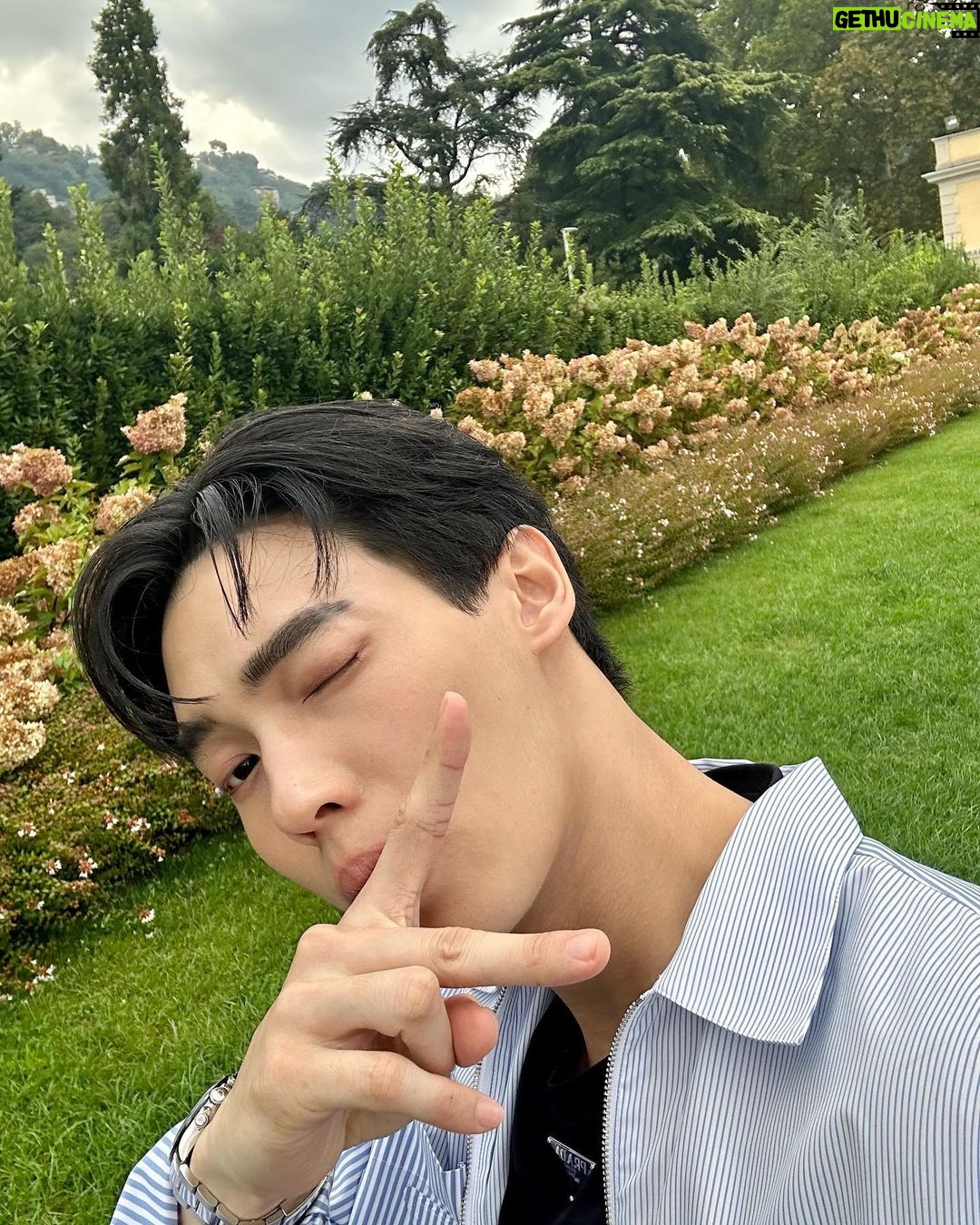 Metawin Opas-iamkajorn Instagram - Experiencing the rain of Lake Como #prada Lake Como, Italy