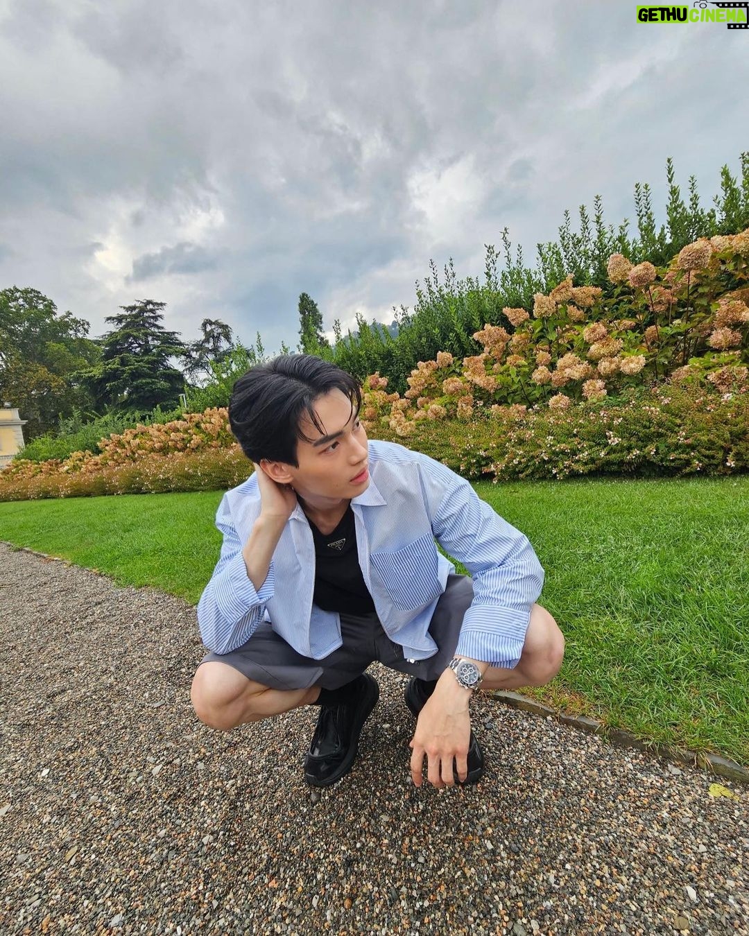 Metawin Opas-iamkajorn Instagram - Experiencing the rain of Lake Como #prada Lake Como, Italy