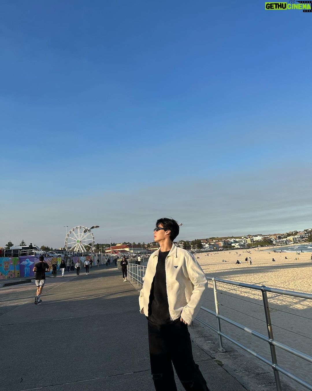 Metawin Opas-iamkajorn Instagram - Chillin Bondi Beach