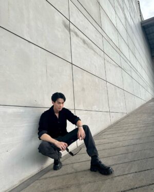 Metawin Opas-iamkajorn Instagram - All black