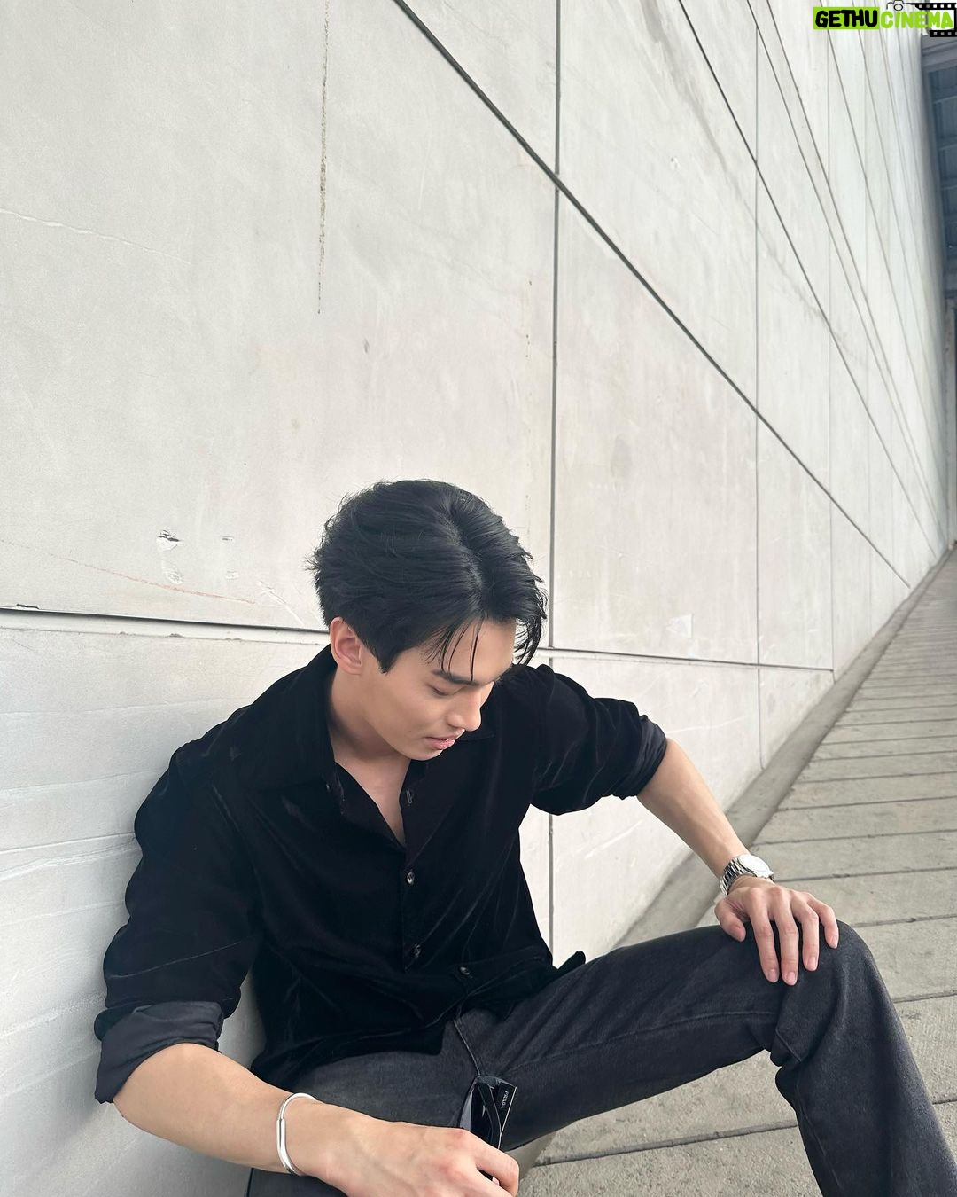 Metawin Opas-iamkajorn - 885.1K Likes - All black