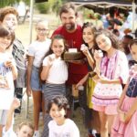 Metehan Parıltı Instagram – Canım, ciğerim arkadaşlarım 🥰 
Ve sevgili yönetmenim abim ❤️

#şöhretlerokulu 
@cinaryukcekerofficial 
@dorukyilmazresmi 
@barantugragenc 
@cemredemircanofficial 
@berennsenol 
@adasahin.official 
@nisasofiya 
@revnacolakofficial 
@adnanonal
