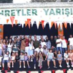 Metehan Parıltı Instagram – Bir projeyi daha tamamlamış olmanın mutluluğuyla 🙏❤️

 Öncelikle bu projede yer almamı sağlayan @layla_sirin_ajans @derin__alya ❤️, sevgili yönetmenimiz @adnanonal @retrokafalar görüntü yönetmenimiz @uurkpln 💙 , yapımcımız @cns.production 🌸 , oyuncu büyüklerimiz @edizhun_official @berna_uckaleler @ogedaygirisken @leventsulunofficial @destanozelgoru @ayshekrshn @alperrende @betulcakmaak @aytekonal ismini bilmediğimiz diğer oyuncu büyüklerimiz ( sizlere de çok teşekkür ederiz) 🙏🙏 çocuk oyuncu arkadaşlarımız @adasahin.official @berennsenol @barantugragenc @cemredemircanofficial @cinaryukcekerofficial @nisasofiya @dorukyilmazresmi @revnacolakofficial ❤️❤️ , çocuk oyuncu koçlarımız @pemkececi @uruncankeskin @kerimkucuk_ 💙💙 , pedagoglarımız @dilekcankayapdr @duygubuketcelik 🌸🌸 , set arkasında hazırlığımıza destek olan Raşa ablamıza, Osman abimize, reji ekibinden @emrederler @ukaracaolu  ve ismini bilmediğimiz arka planda çalışan tüm abilerimize ablalarımıza teşekkürü bir borç biliriz. 

21 Ocak’ta görüşmek üzere 🎬❤️

@sohretlerokulufilm 
#şöhretlerokuluyarışıyor