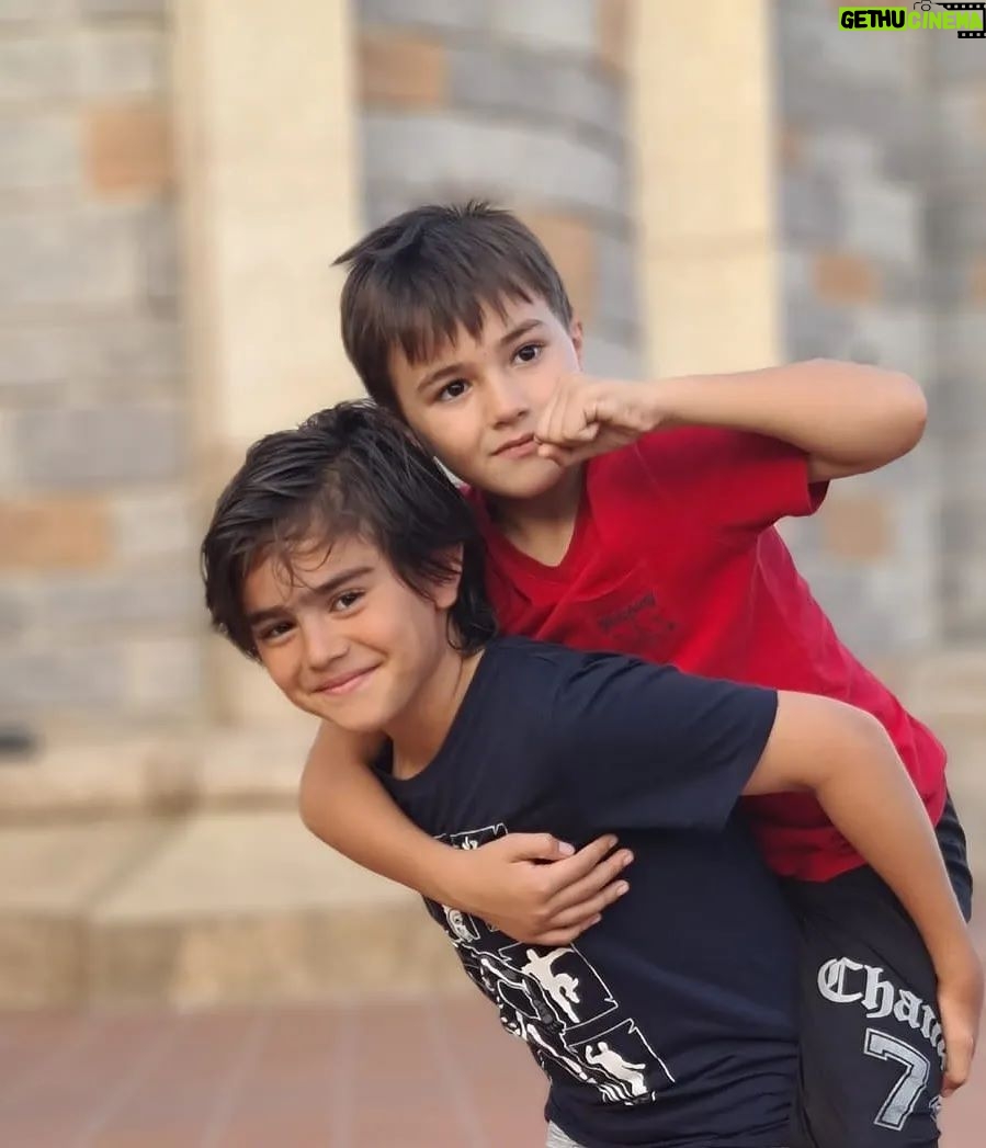 Metehan Parıltı Instagram - 👬💙🧿 #metehanparilti #metehanparıltı #çocukoyuncu #kuzgun #kadin #satılmış #afiliask #hamsi #öğretmen #aliörnek #uyanışbüyükselçuklu #selçuk #kin #aslan #mucizedoktor #mehmet #şöhretlerokulu #arabesk #instagram #instagood #likeforlikes #happy #cute #follow #smile #instalike #mpfc #laylasirinajans @layla_sirin_ajans Isfanbul Tema Park