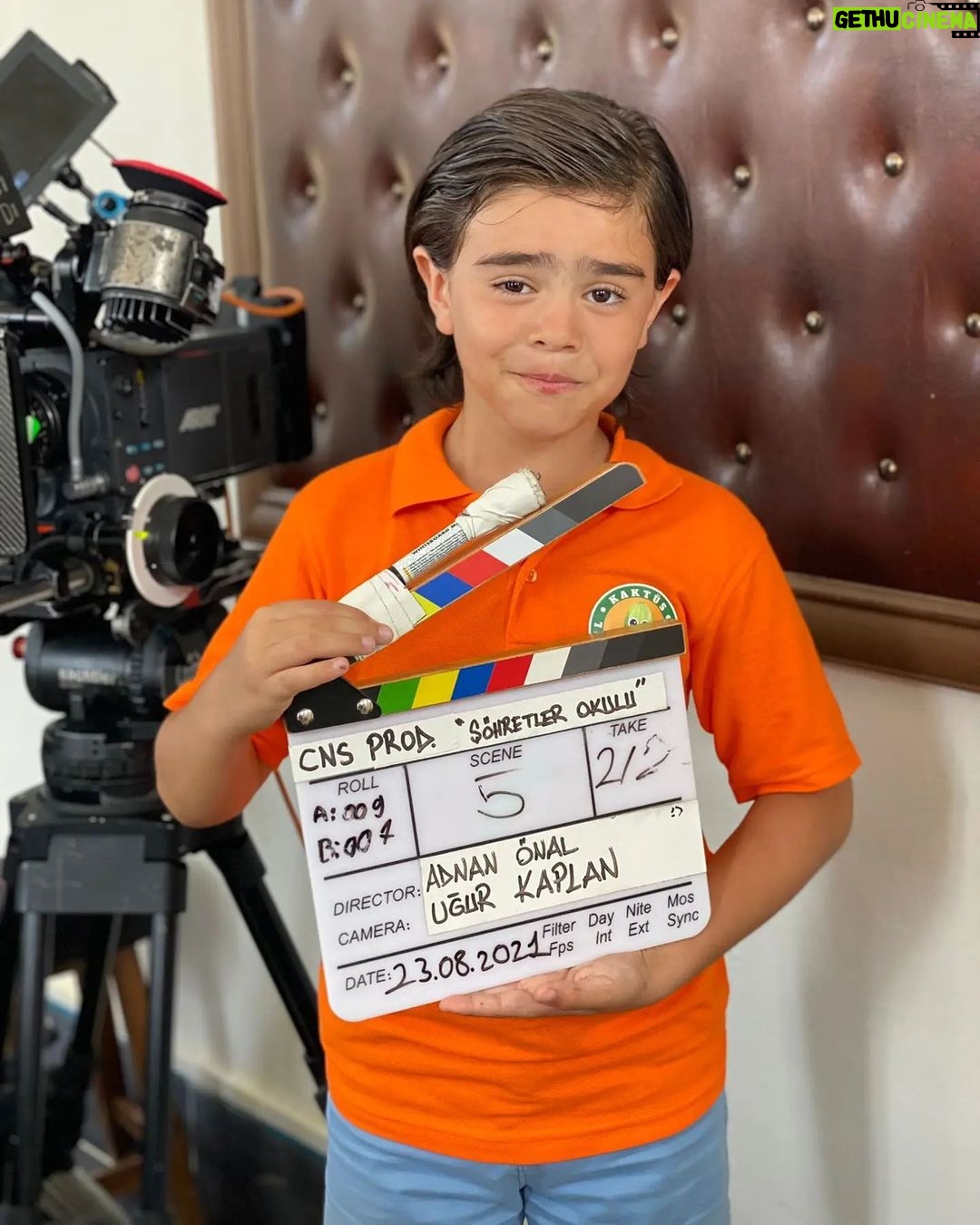 Metehan Parıltı Instagram - 🎬 @sohretlerokulufilm @layla_sirin_ajans @cns.production #metehanparilti #metehanparıltı #çocukoyuncu #kuzgun #kadin #satılmış #afiliask #hamsi #öğretmen #aliörnek #uyanışbüyükselçuklu #selçuk #kin #aslan #mucizedoktor #mehmet #şöhretlerokulu #arabesk #instagram #instagood #likeforlikes #happy #cute #follow #smile #instalike #mpfc #laylasirinajans @layla_sirin_ajans