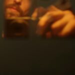 Metin Akdülger Instagram - 🌑 Les couleurs déclinent Quand les instants s'égrènent Son parfum noctambule Assombrit la scène Les lueurs s'enlacent et soudain ne font qu'une Quand elle surgit claire et nue La Lune L'équipée sauvage Désorientée s'emmène En safari lunaire L'Odyssée soudaine Escale balnéaire, atmosphère bleu Neptune, Loin d'un souvenir solaire La Lune 🌑🌫🌈🥐