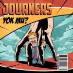 Metin Akdülger Instagram - Hanımlar Beyler, Journers'ın yeni teklisi tüm dijital platformlarda yerini aldı, umarım seversiniz. 🤘🤘🤘 @journers @mehmetcanerdek @burakyesildurak #JOURNERS #YOKMU YOK MU? Kafeste yaşar insanoğlu Kaçar isterse, bulur yolu Uçar özgürce, Kapılır rüzgara, savurur tozunu Yok mu? Yok mu? Ellere var da sana yok mu? Kurduğun bütün düşler gerçekleşir belki Hepsini yaşamaya ömrün yeter sanki Cebinde birazcık parayla Kendini buldun sen bu yolda Olsun olmasın çıkıyorsun sen yola Yok mu? Yok mu? Ellere var da sana yok mu? Herkesin keyfi yerinde Herkesin keyfi ne hoş Kurduğun bütün düşler gerçekleşir belki Hepsini yaşamaya ömrün yeter sanki Cebinde birazcık parayla Kendini buldun sen bu yolda Olsun olmasın çıkıyorsun sen yola Yok mu? Yok mu? Ellere var da sana yok mu?