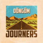Metin Akdülger Instagram - Hanımlar Beyler, Kadim dostum @burakyesildurak ile @journers üzerinden yaptığımız 45'lik @spotify da. Döngüm Bak Güneş battı yine Ay doğdu. Gitarımın telleri konuştu, Söyledi bana kim olduğumu, Aynı yerde dönüp durduğumu. Döndüm durdum, döndüm durdum, Arkama hiç bakmadan koşturdum. Gördüm, duydum Gitarımın akordunu bozdum.