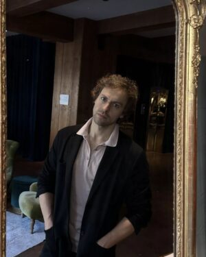Metin Akdülger Instagram - 🥛🥢🎱🌫⚡