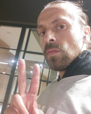 Metin Akdülger Instagram - Summer dump 🐕‍🦺🎬🏖️🏄🏼‍♂️❤️