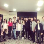 Metin Yıldız Instagram - 19 mayıs Atatürk’ü anma gençlik ve spor bayramımız kutlu olsun.. bu güzel günde iki atölye öğrencilerinin buluşması özel ve önemliydi:) alkışlar genç kardeşlerimize 🌟👏🌟🇹🇷@osmanyagmurderelisanat @metinyildizatolye @dilekdenizdelen