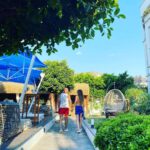 Metin Yıldız Instagram - Tanımaktan onur duyduğum çok değerli abim üstadım sevgili Karizma Cahite @cahitoztok01 amisafirperverliği için ve tüm @jadorebeachrestaurant ve @casajavoi personeline güler yüzleri ve nezaketlerinden ötürü çok çok teşekkür ediyorum ⭐️❤️⭐️🧿💙 @jadorebeachrestaurant @ceylanyilmaz__ Casa Ja Voi