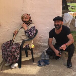 Metin Yıldız Instagram - Afrika Müziği Kralını Kaybetti.. geçen hafta yeke yeke adlı şarkısını kullanmıştım.. Mory Kante anısına bir kez daha.. saygı sevgi ve rahmetle.. #morykante #yekeyeke #fatsa #ılıca #sarmaşık #ordu #köy