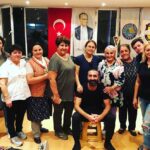 Metin Yıldız Instagram - Mesudiye Kadın Tiyatro Topluluğunun Çek Babam Çek adlı oyununun provasına katıldım.. Mesudiye’li koca yürekli Kadınların Ellerinden Öperim” #mesudiye #tiyatro #oyun #prova @mesudiyesevdalilari