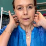 Mia Freedman Instagram - INSTABABBLE: how video is changing podcasting and I don’t really love it. Listen to the @mamamiaoutloud episode I’m talking about via the link in my bio where you can also sign up for my free BABBLE newsletter. My top is @inthesaclinen via @enzoandtoto