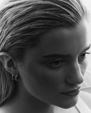 Mia Healey Instagram - On stands now ! 
Thank you @bazaaraustralia <3 @bulgari #partner