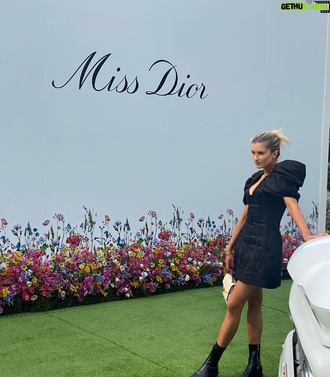 Mia Healey - 30.5K Likes - @dior