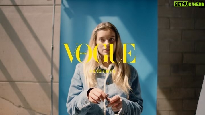 Mia Healey Instagram - @vogueaustralia X @coach This was so much fun omg! HUGE Thank you to everyone involved 🩶 https://www.vogue.com.au/premium-gallery/actor-mia-healey-hits-the-sights-of-new-york-with-coach New York, New York