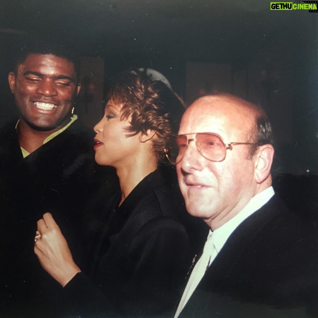 Michael Bearden Instagram - Happy Friday! Imma start dedicating my flashbacks to the OG’s in my career. First up, the man who signed Janis Joplin and Aretha when she left Atlantic. (Let that sink in!) Clive Davis! I first met Clive in the early 90’s. I was working with artists on his label Artista. Then I landed the gig with Whitney Houston. (1990) I was still a baby in this industry. That gig and Nip, saved me! I haven’t looked back since. Clive gave me some great and simple advice about working with artists. “The song always comes first!” I still believe that. However, (It was a different era) I ran into Clive recently at a popular establishment here in LA. We caught up briefly, (there was a lot of paparazzi out) he insisted they take this photo of us. . Living my dreams out loud. Gratitude! 🙌🏾 M~ #friday #fbf #flashbackfriday #clivedavis #starmaker #arista #whitneyhouston #singer #song #music #musicdirector #lovemylife #striveforgreatness #beinspired #believeinyourself #liveyourbestlife (pic.1 me and Clive in LA. pic.2 I snapped this at a party in Manhattan somewhere. Circa 1991)