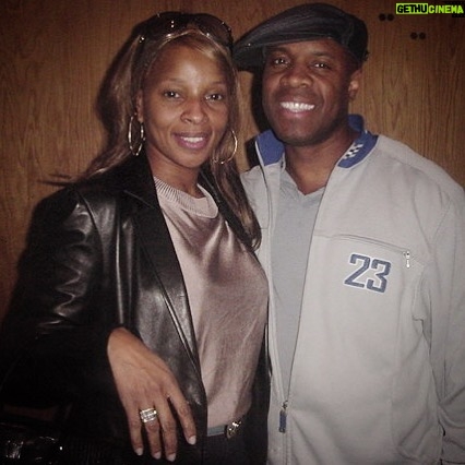 Michael Bearden Instagram - HBD🎉50 🎉 to the Queen of Hip Hop Soul! @therealmaryjblige⠀ ⠀ I go way back with this one. All the way to Uptown! ⠀ ⠀ She was amazing then! She’s amazing now!⠀ ⠀ Keep rising! So proud to see how far you’ve come. And, still how much further you’re going to go! ⠀ ⠀ Keep rising Queen! M~ #maryjblige #birthday #queenofhiphopsoul #singer #legend #queen #uptown #realove #remindme #one #onelove #spreadlove