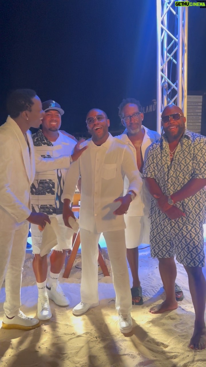 Michael Blackson - 32K Likes - Happy bday to my philly homie and member of the legendary group Boyz2Men @wanyamorris. Shout out to everyone that flew out to Aruba to celebrate this special day. Floyd, shawn and the whole crew