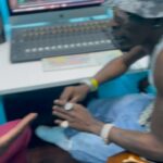 Michael Blackson Instagram - @shattawalenima giving me lessons on my Ghana Artists. I know most of the songs but I don’t know their names. Ghana 🇬🇭 to the world Tour coming soon.