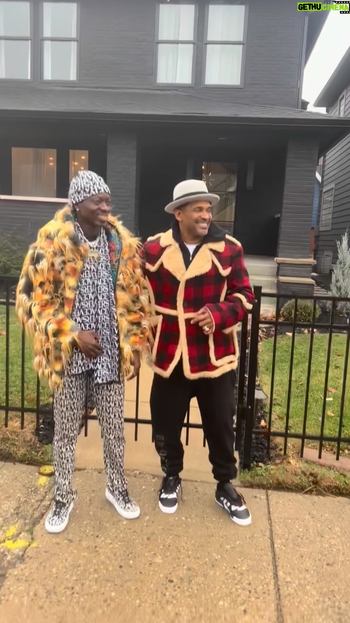 Michael Blackson - 335.6K Likes - Ya remember that player hater who sold me that CD that I couldn’t get jiggy with? Well i found him on his old block in Indy, not only did he fix his old block he also gave me my money for that broken cd. Thanks Day Day @therealmikeepps