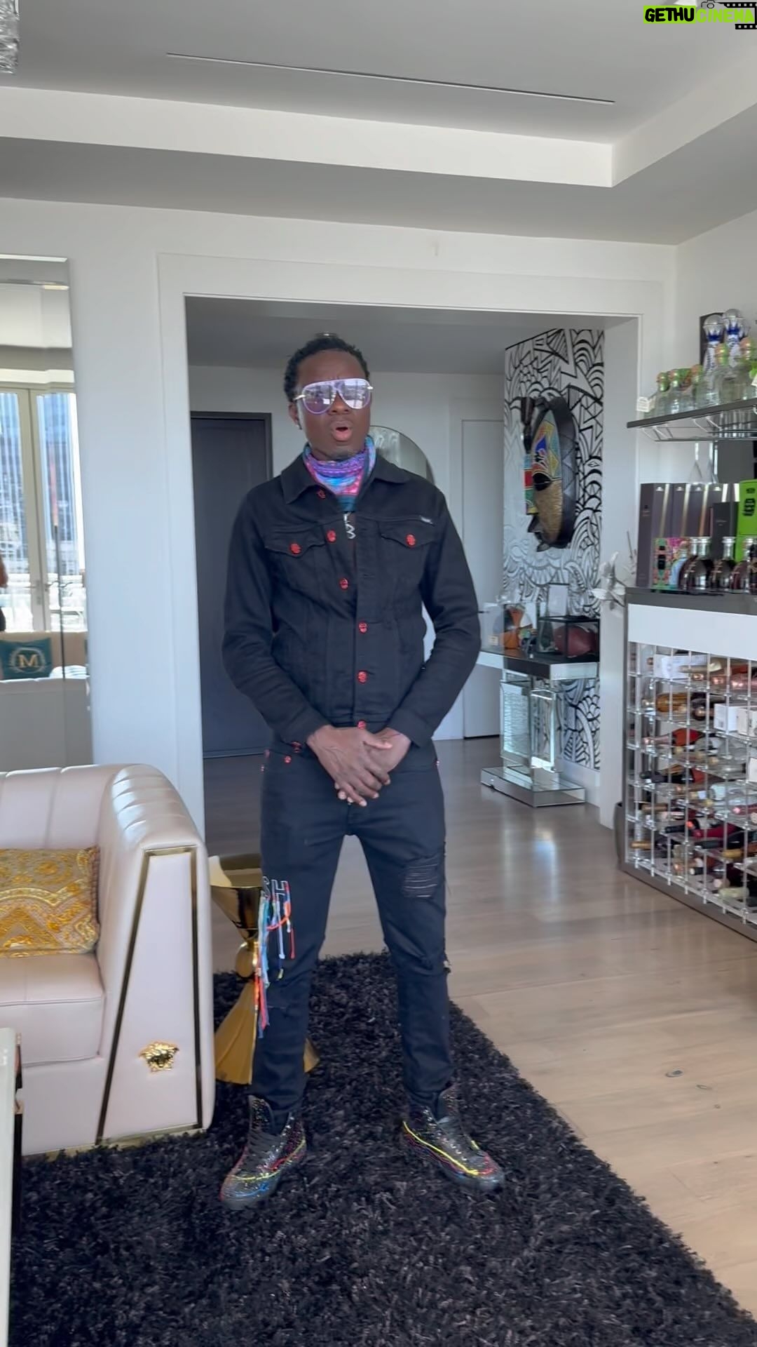 Michael Blackson Instagram - If Flava Flav can do it so can I. NBA,NFL,MLB and NHL I’m available at a Walmart price.