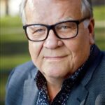 Michael Brinkenstjärna Instagram - Har inga ord …Sorgligt 🥲R.i.p bästa Lasse ❤️🙏 Många fina minnen har jag med Teddy björnen Fredrikssons skapare. Tänk alla gig vi gjort under årens lopp & alla skratt … som nu är ett minne blott …😪#lasseberghagen #allsångpåskansen #instagood #instagram #brink #brinkenstjärna #mylife #teddybjörnenfredriksson Stockholm, Sweden