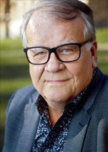 Michael Brinkenstjärna Instagram - Har inga ord …Sorgligt 🥲R.i.p bästa Lasse ❤️🙏 Många fina minnen har jag med Teddy björnen Fredrikssons skapare. Tänk alla gig vi gjort under årens lopp & alla skratt … som nu är ett minne blott …😪#lasseberghagen #allsångpåskansen #instagood #instagram #brink #brinkenstjärna #mylife #teddybjörnenfredriksson