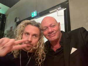 Michael Brinkenstjärna Instagram - Det blev En Helt Oväntad Fantastisk kväll i Goda vänners lag som bästa Nisse chefade ihop 🏆 å Patrik Isaksson ägde scenen 🔥Världsklass 💪 Mr Brink #brink #brinkenstjärna #dj #djs #instagram #instagood #famous #mylife #music