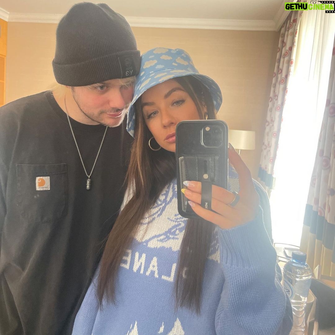 Michael Clifford Instagram - I am the luckiest man in the world because of you. every day I wake up and acknowledge how grateful I am for you and for our life. I love you more than you will ever know❤️ you will always rid me of the blues 🥰