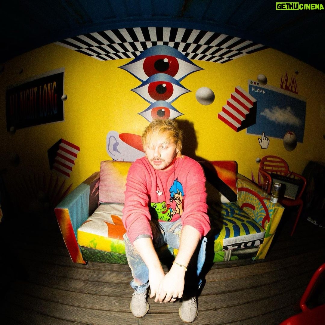 Michael Clifford Instagram - budapest π§Ώπ