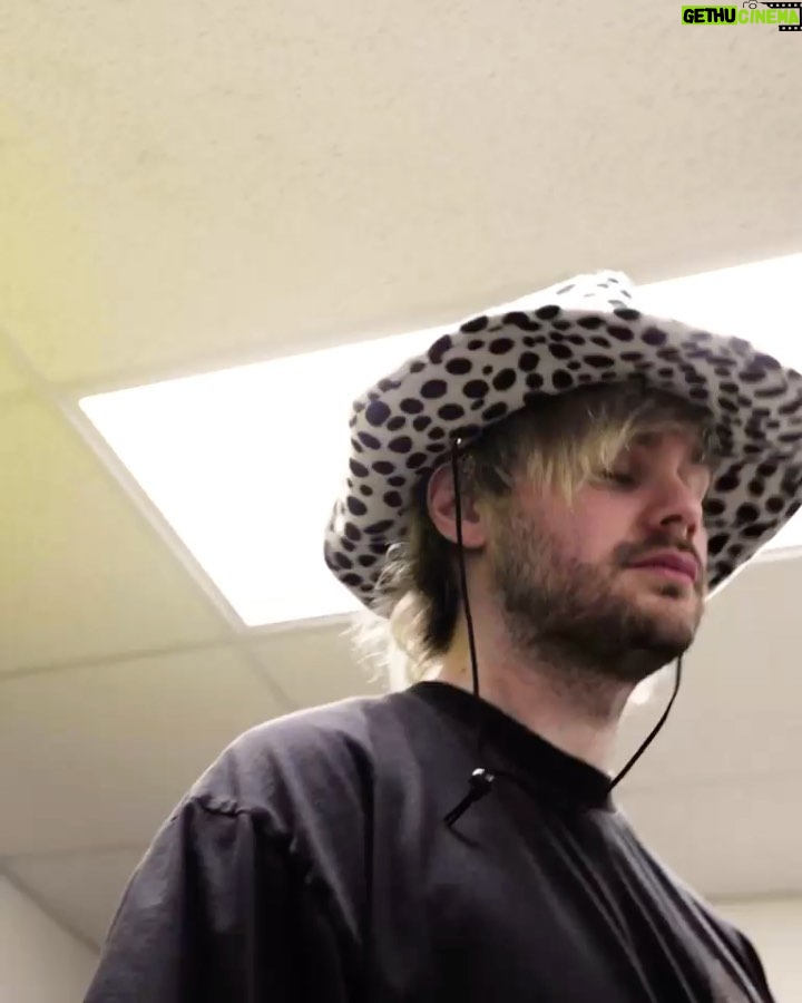 Michael Clifford Instagram - any of you guys ever have one of those moments when you come up with a joke and it sounds hilarious in your head and you say it out loud and realize it makes no sense but you have to keep going with it? this is one of those moments