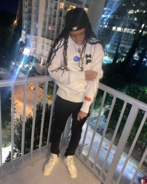 Michael Epps Instagram - Aint have nun for a minute as soon as I get it I feel like I gotta ball Big team player pass the ball They was hatin on me passed em all🦍🗣💯