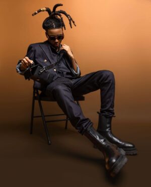 Michael Epps Instagram - ⭐️🌟 Photograhper: @mrblakemartin  Stylist: @infinitelocke