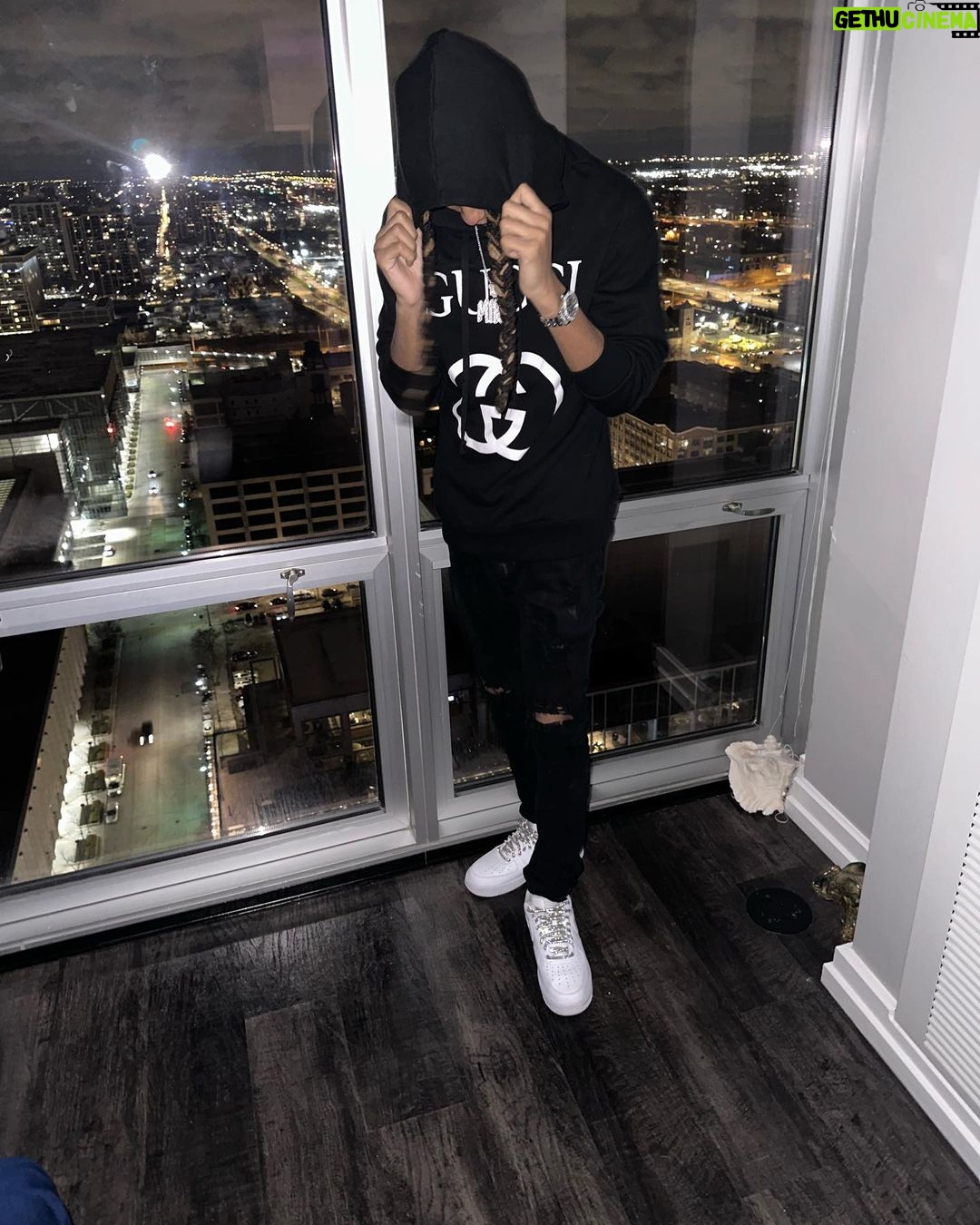 Michael Epps - 52.9K Likes - Can’t play with me you know I come trim I’m in a different league☔️💫🪢