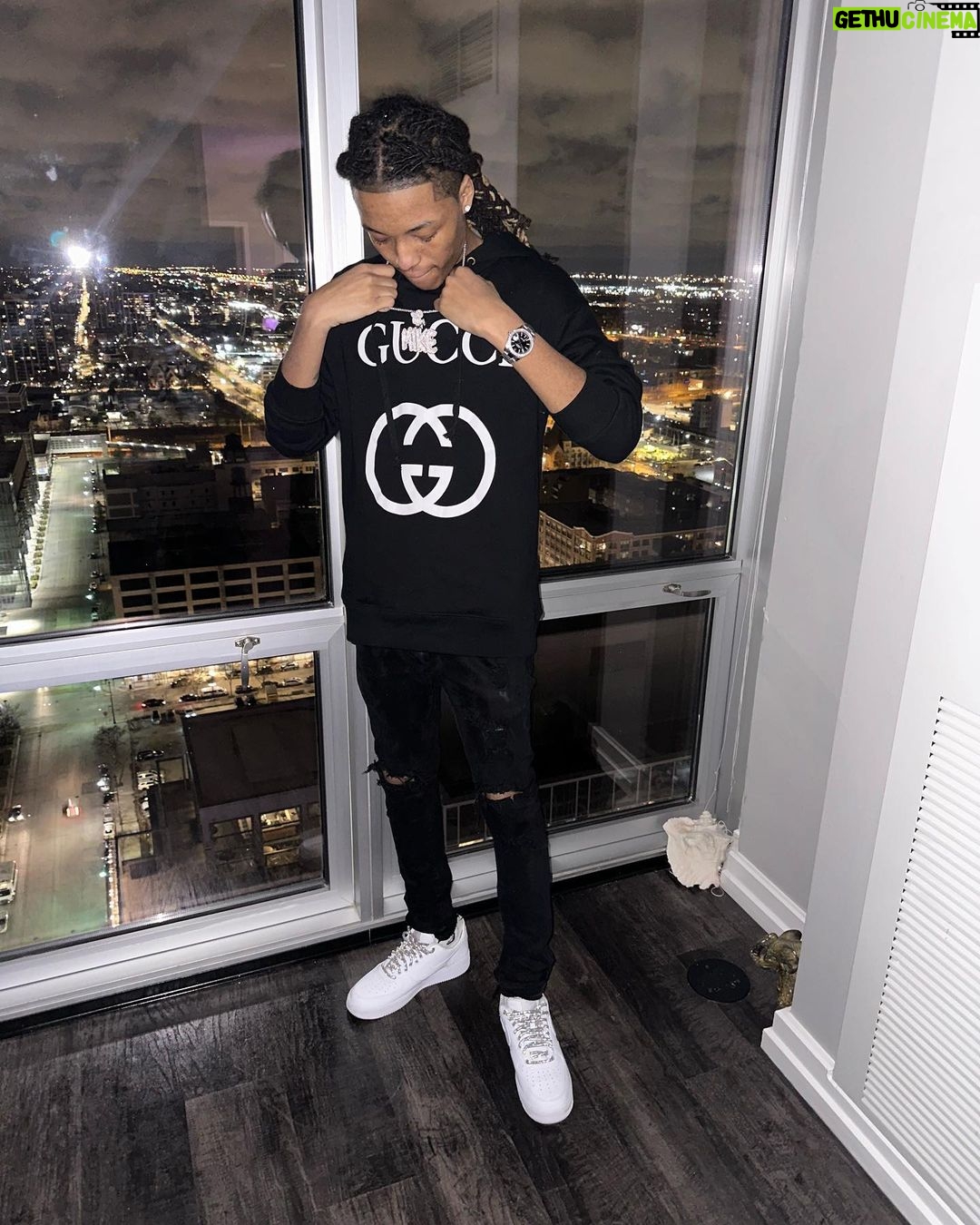 Michael Epps - 52.9K Likes - Can’t play with me you know I come trim I’m in a different league☔️💫🪢