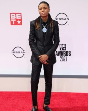 Michael Epps Instagram - B.E.T awards 2021 fasho was somthin to remember🔥🗣💯 #MamaWeDoinIt♥️
#betawards #thechi 
Suit: @dolcegabbana