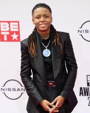Michael Epps Instagram - B.E.T awards 2021 fasho was somthin to remember🔥🗣💯 #MamaWeDoinIt♥️
#betawards #thechi 
Suit: @dolcegabbana