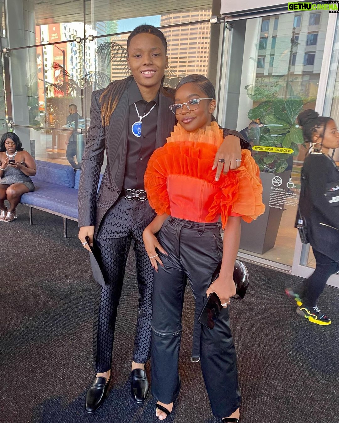 Michael Epps - 62.8K Likes - B.E.T awards 2021 fasho was somthin to remember🔥🗣💯 #MamaWeDoinIt♥️
#betawards #thechi
Suit: @dolcegabbana