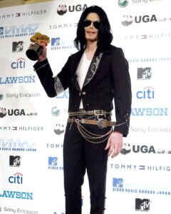 Michael Jackson Instagram - “I can’t answer whether or not I like being famous, but I do love achieving goals. I love not only reaching a mark I’ve set for myself but exceeding it. I think it’s so important to set goals for yourself. It gives you an idea of where you want to go and how you want to get there. If you don’t aim for something, you’ll never know whether you could have hit the mark.” – Michael Jackson